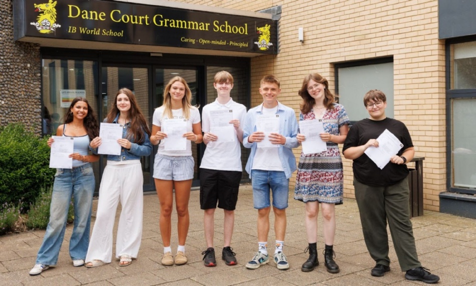 Seven of our top-performing Inernational Baccalaureate students of 2025